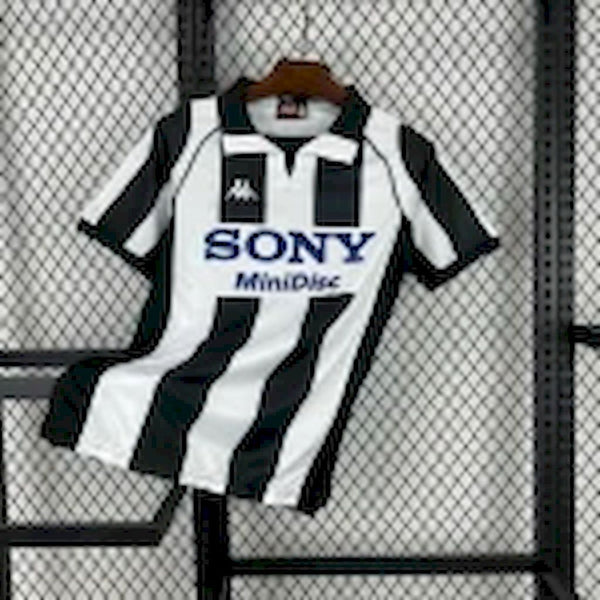 Retro Juventus Home Shirt 1997/99