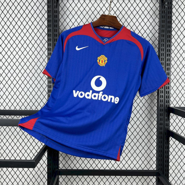 Retro Manchester United Away Shirt 2005/06