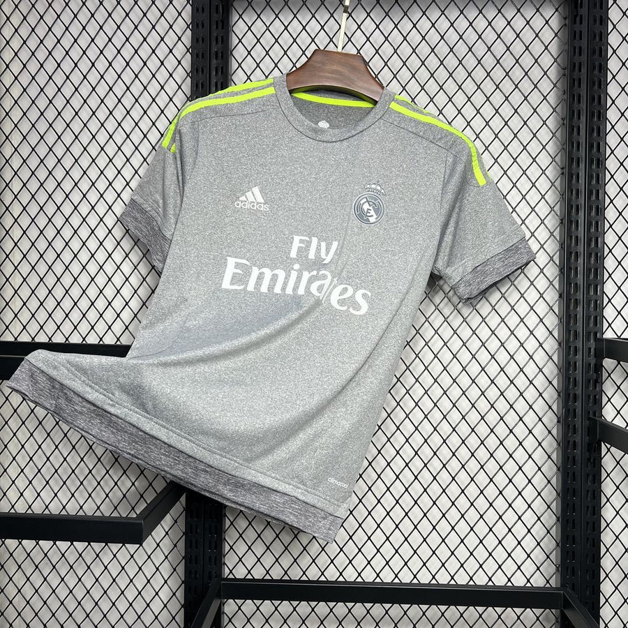 Retro Real Madrid Away Shirt 2015/16