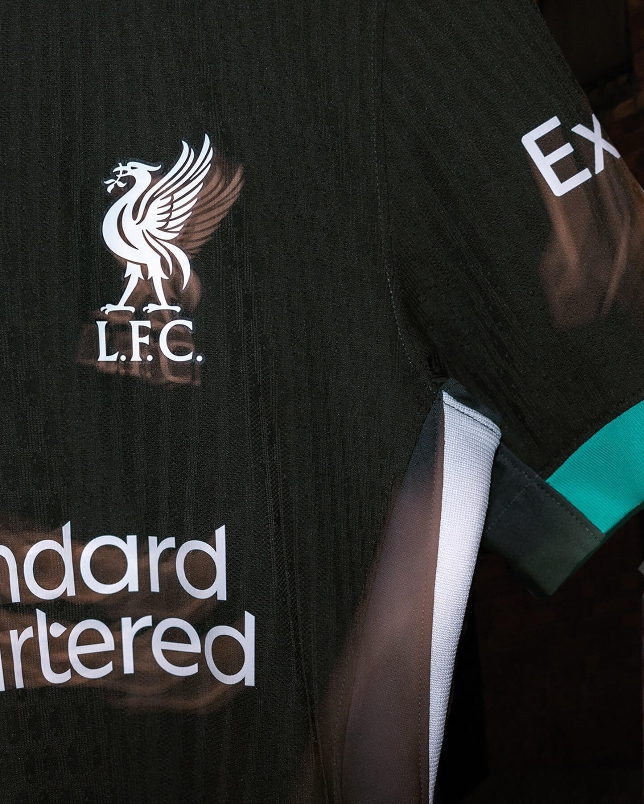 Liverpool 24/25 - Away Kit (NEW)