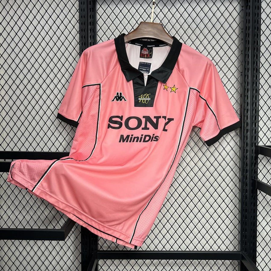 Retro Juventus Away Shirt 1997/98