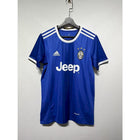 Retro Juventus Away Shirt 2016/17