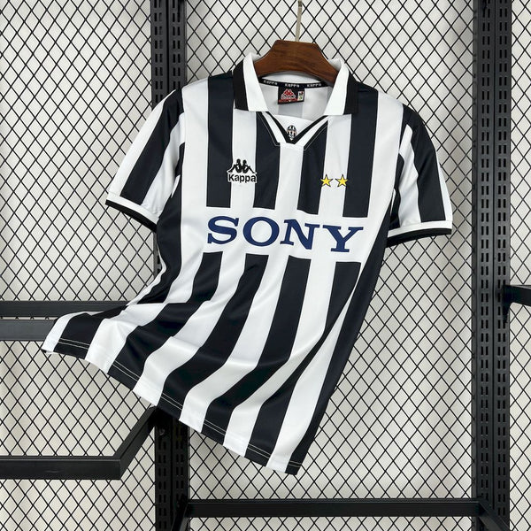 Retro Juventus Home Shirt 1996/97