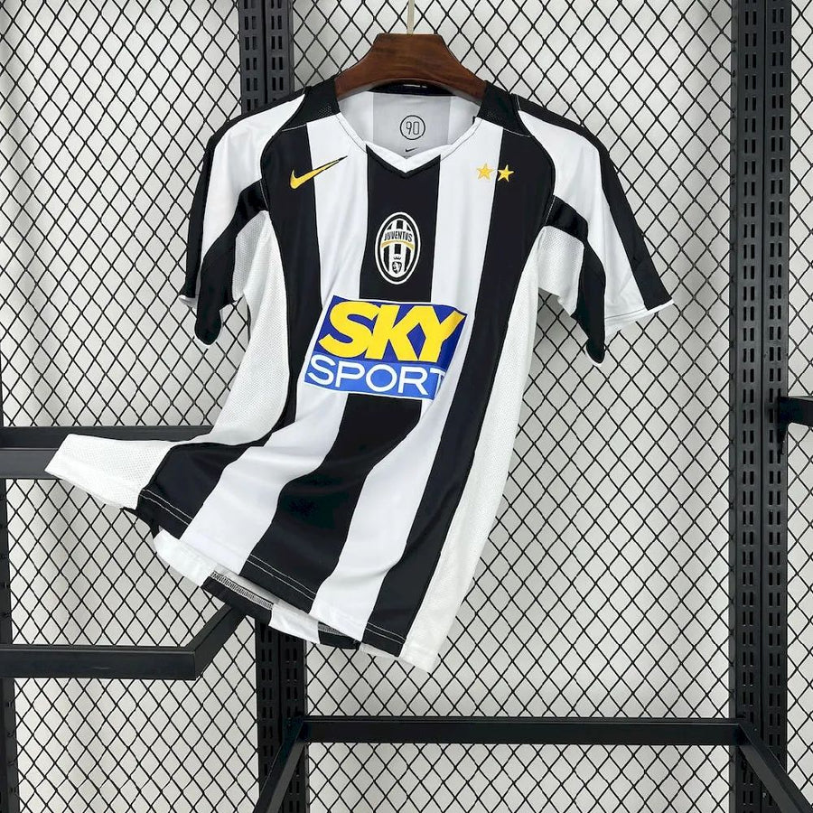 Retro Juventus Home Shirt 2004/05